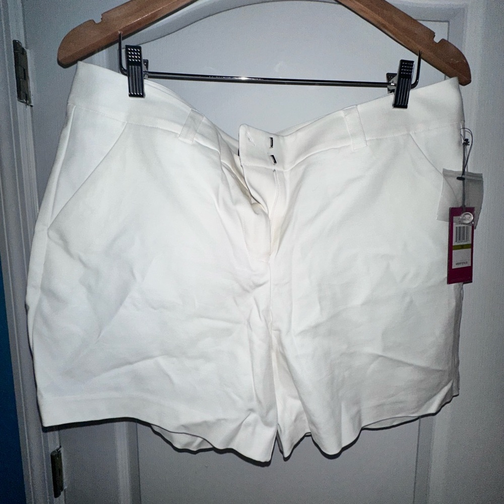 NEW WT Vince Camuto Ivory Shorts Style 9199334 Women’s Size 14 Cotton Blend